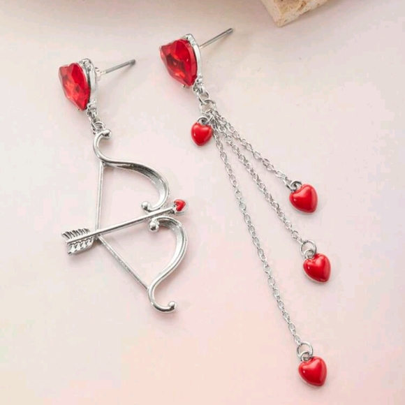 Silver Arrow & Red Gemstone Hearts Long Chain Earrings New! - Picture 2 of 2